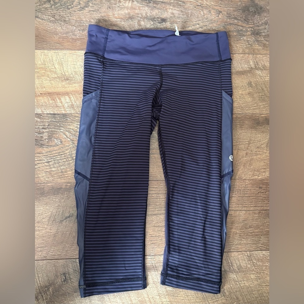 NWOT Lululemon Cut The Crop 1/8 Stripe Cadet Blue Athletic Leggings size 6 - Picture 2 of 5